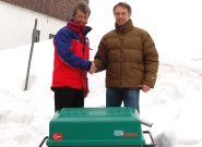 Übergabe eines Notstromaggregates an die Bergwachtstation Schauinsland (Schwarzwald).